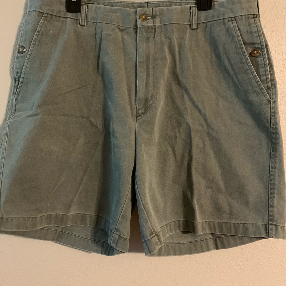 ORVIS size 38 (fits like 36s) olive shorts!